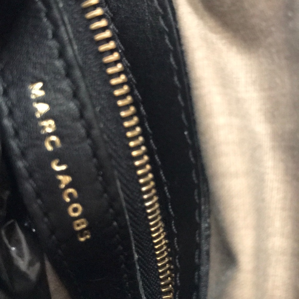 Authentic Marc Jacobs Purse - Picture 3 of 8